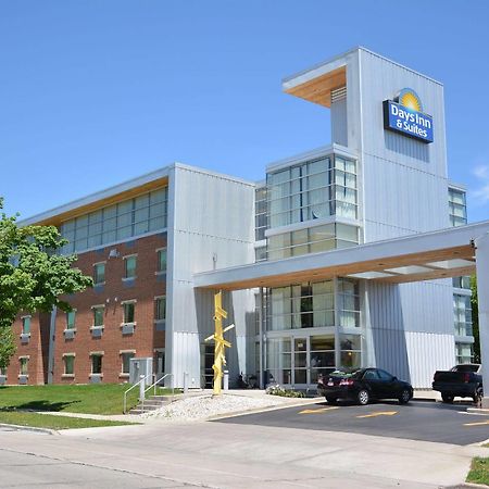 Days Inn & Suites By Wyndham Μιλγουόκι Εξωτερικό φωτογραφία