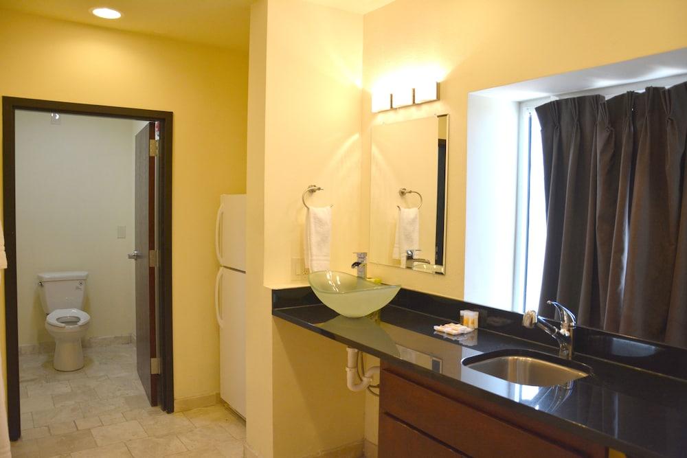 Days Inn & Suites By Wyndham Μιλγουόκι Εξωτερικό φωτογραφία