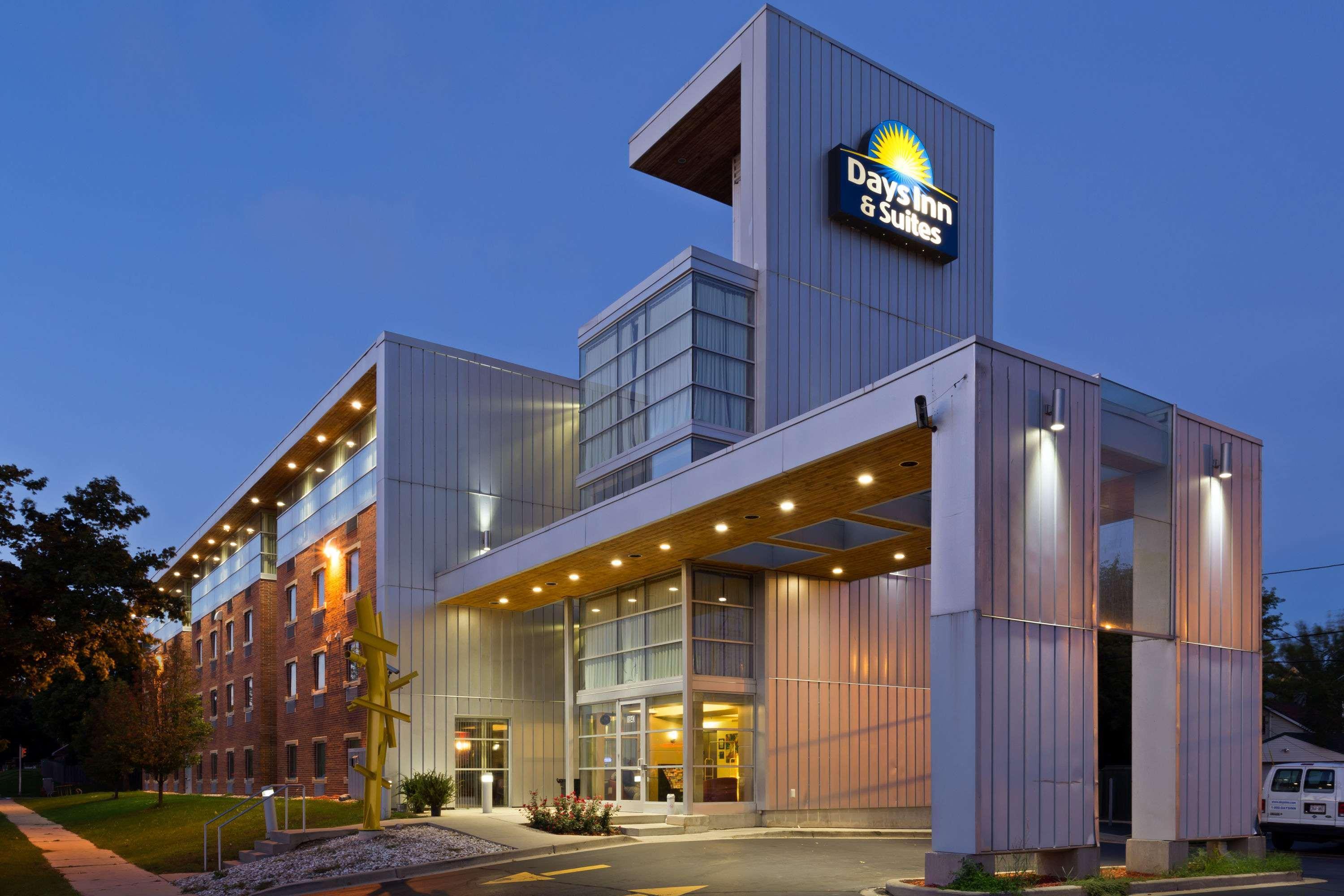 Days Inn & Suites By Wyndham Μιλγουόκι Εξωτερικό φωτογραφία