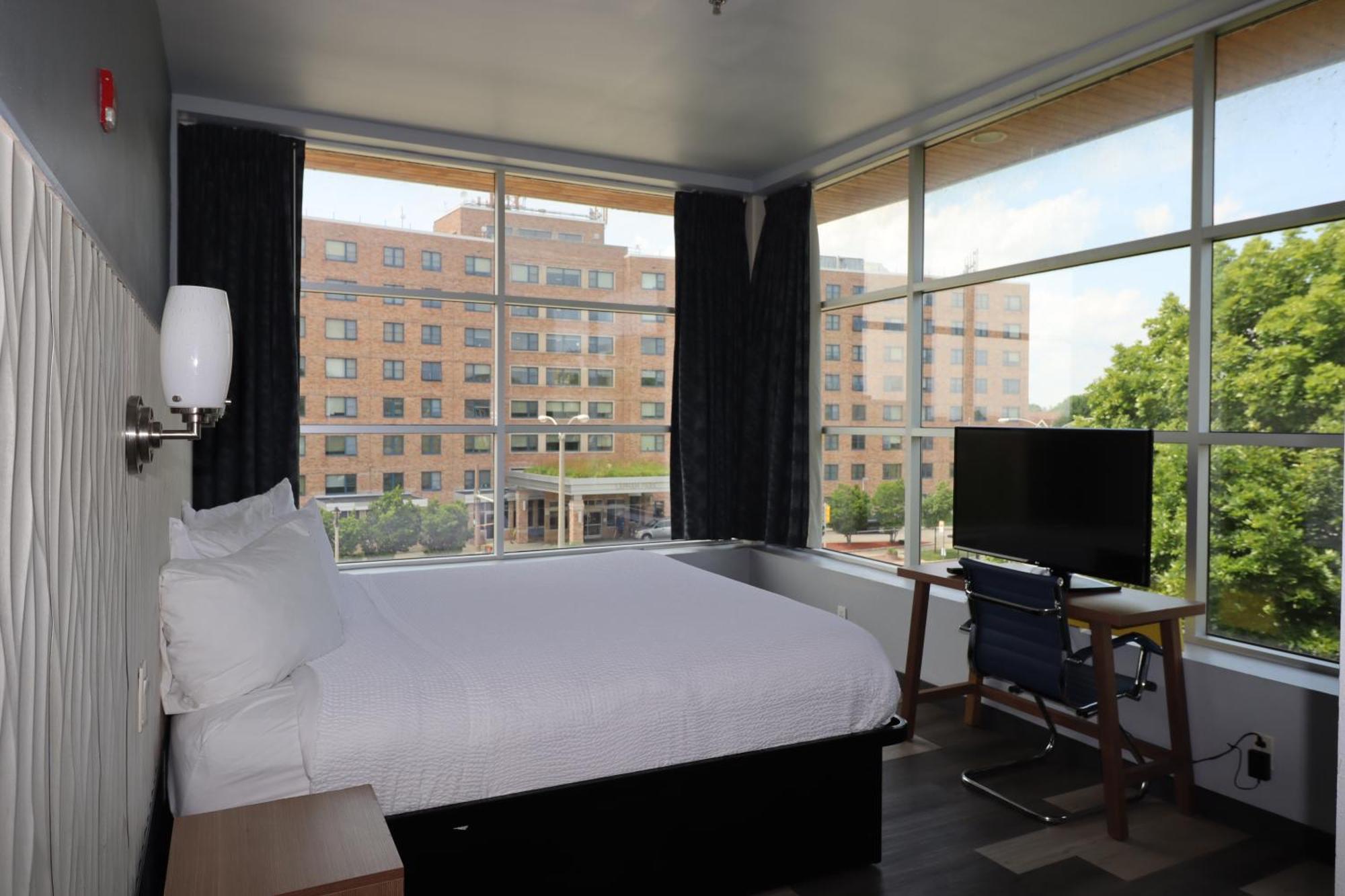 Days Inn & Suites By Wyndham Μιλγουόκι Εξωτερικό φωτογραφία