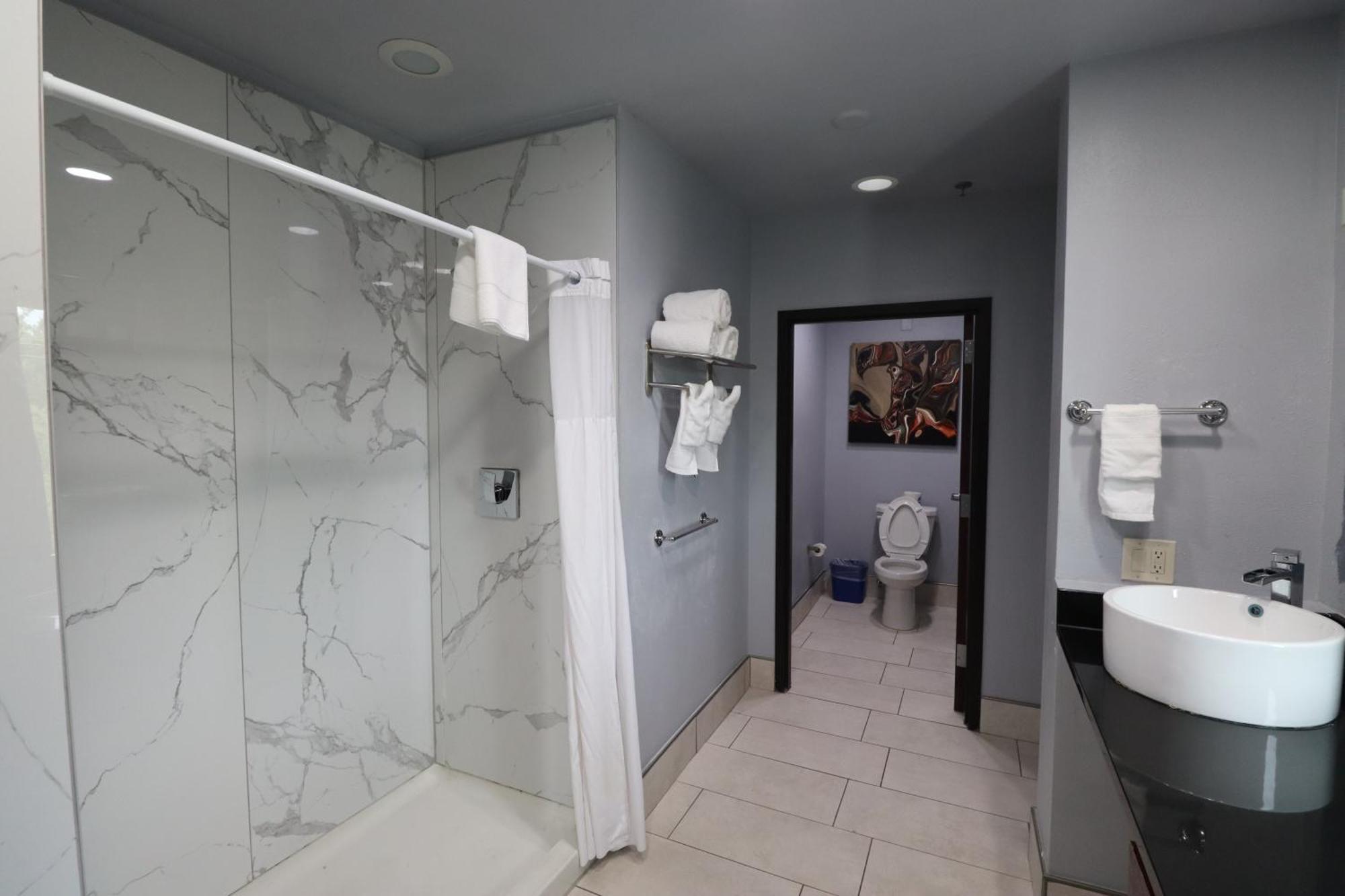 Days Inn & Suites By Wyndham Μιλγουόκι Εξωτερικό φωτογραφία