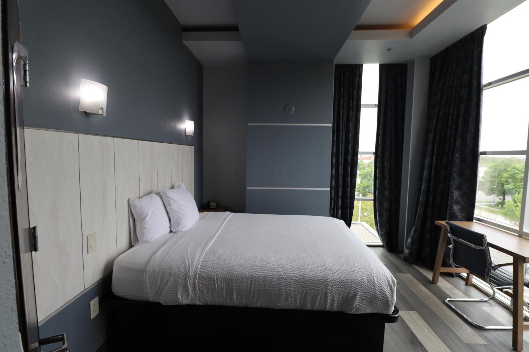 Days Inn & Suites By Wyndham Μιλγουόκι Εξωτερικό φωτογραφία